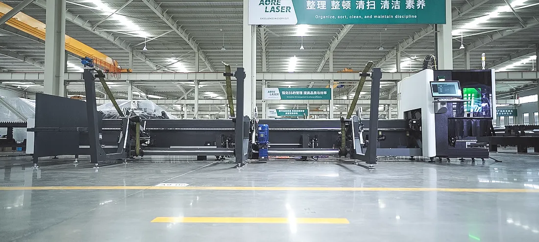 v12 laser cutting machine (2).webp