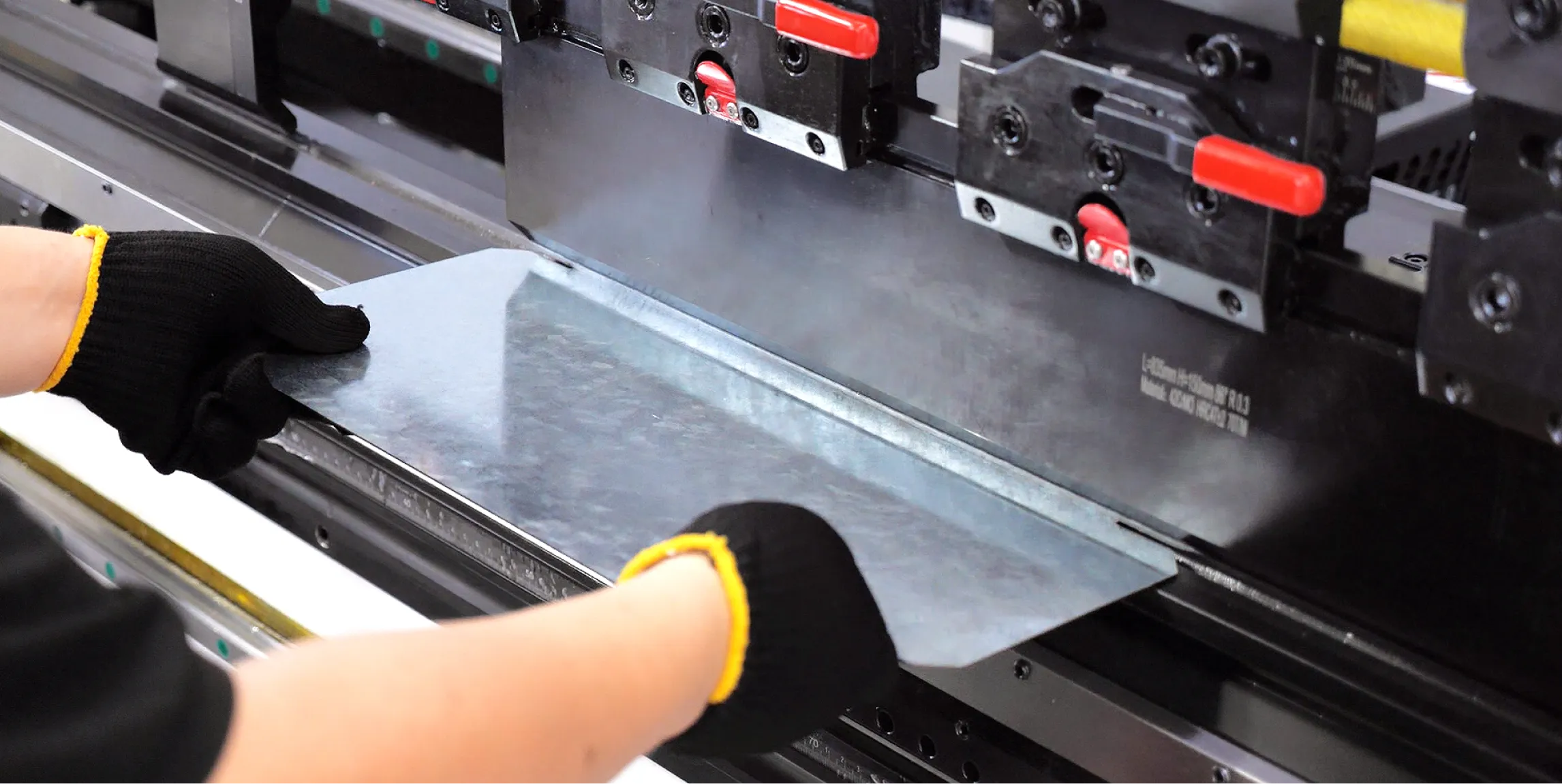 Sheet Metal Bending Machine Buyer Guide (3).webp